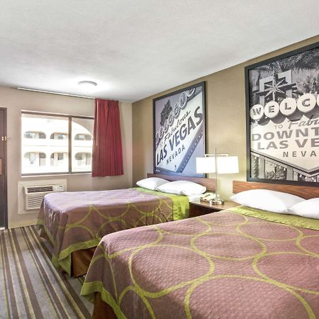 Super 8 By Wyndham Las Vegas Nellis Afb Area Exterior foto