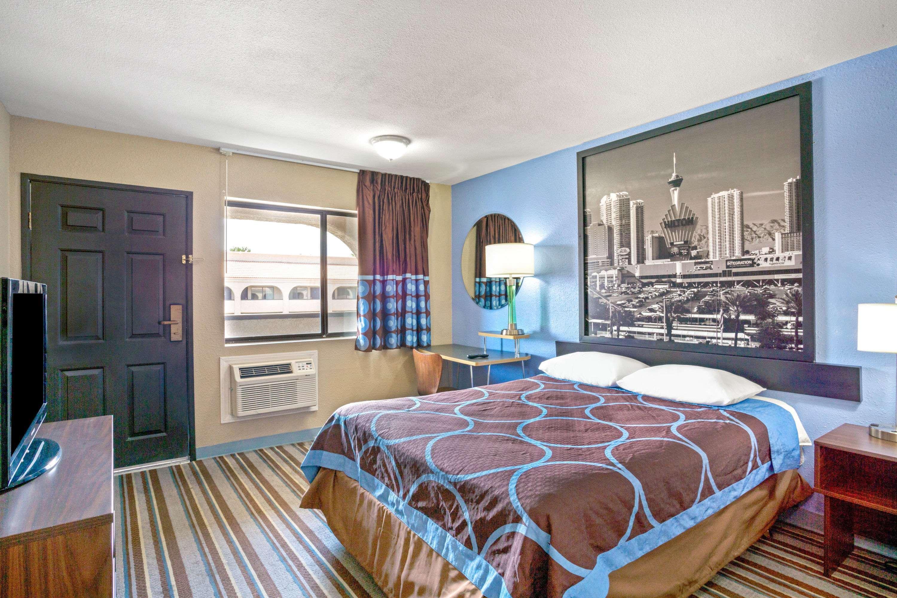Super 8 By Wyndham Las Vegas Nellis Afb Area Exterior foto