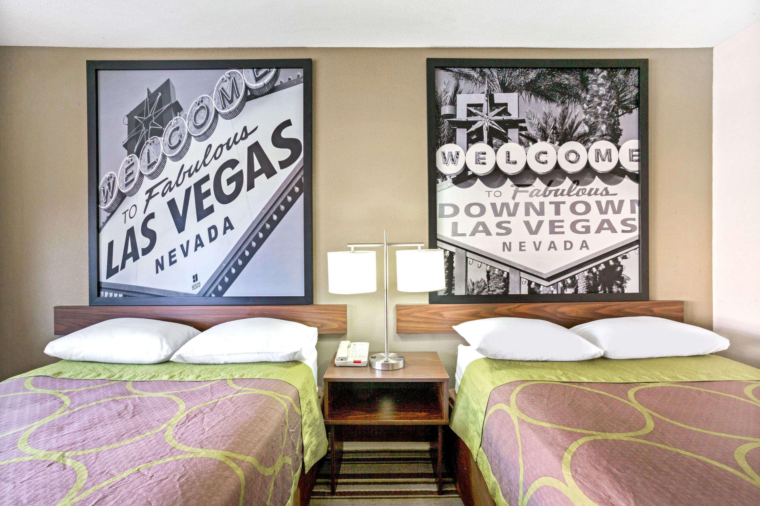 Super 8 By Wyndham Las Vegas Nellis Afb Area Exterior foto
